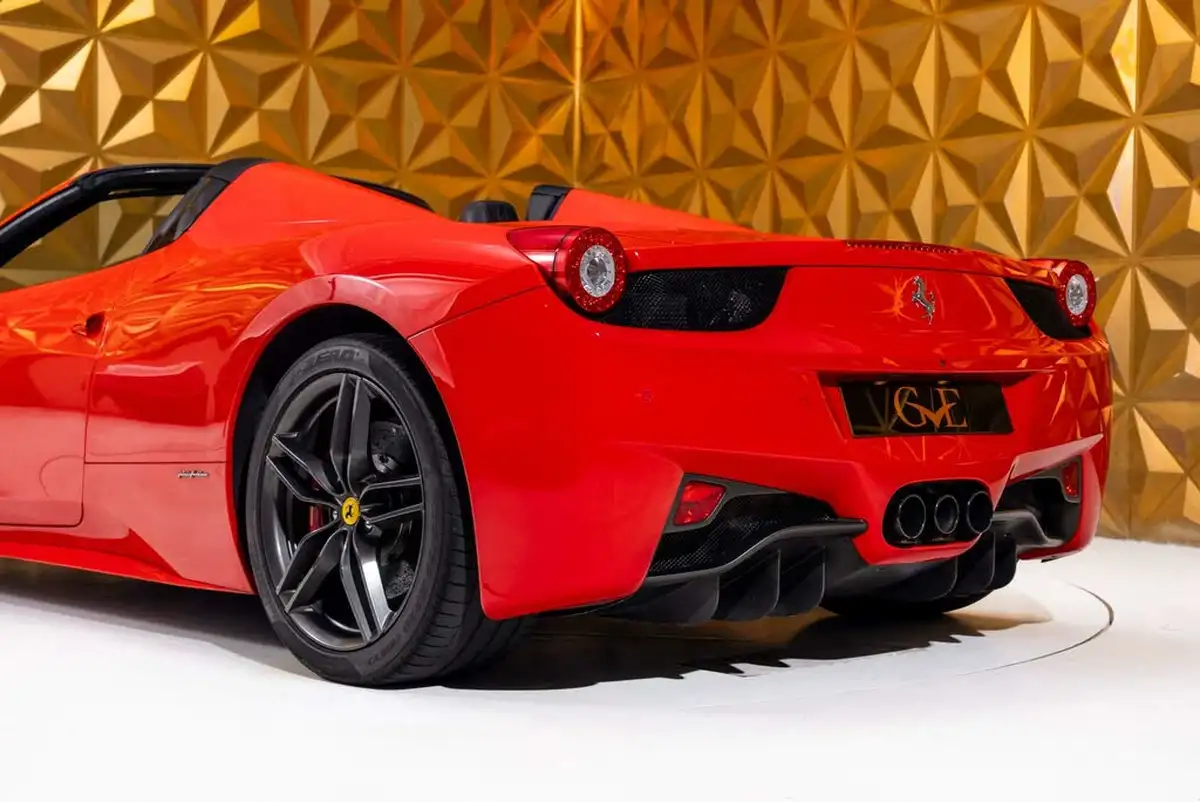 2012-ferrari-458-45-spider-big-32