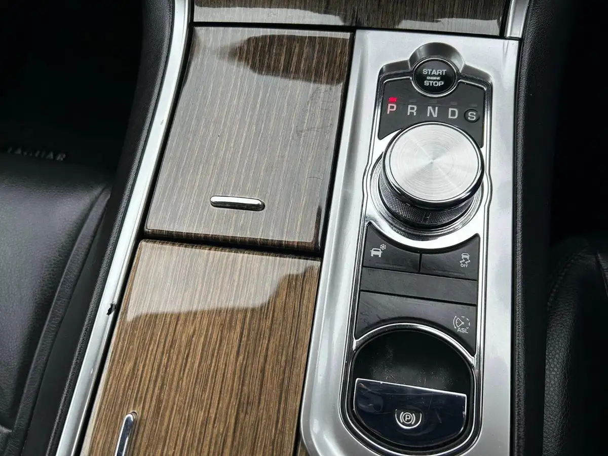 2015-jaguar-xf-22td-luxury-163ps-saloon-4d-big-12