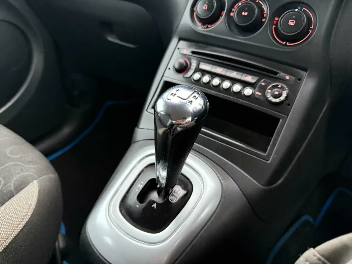 2012-citroen-c3-picasso-16-vtr-118bhp-auto-seq-big-31