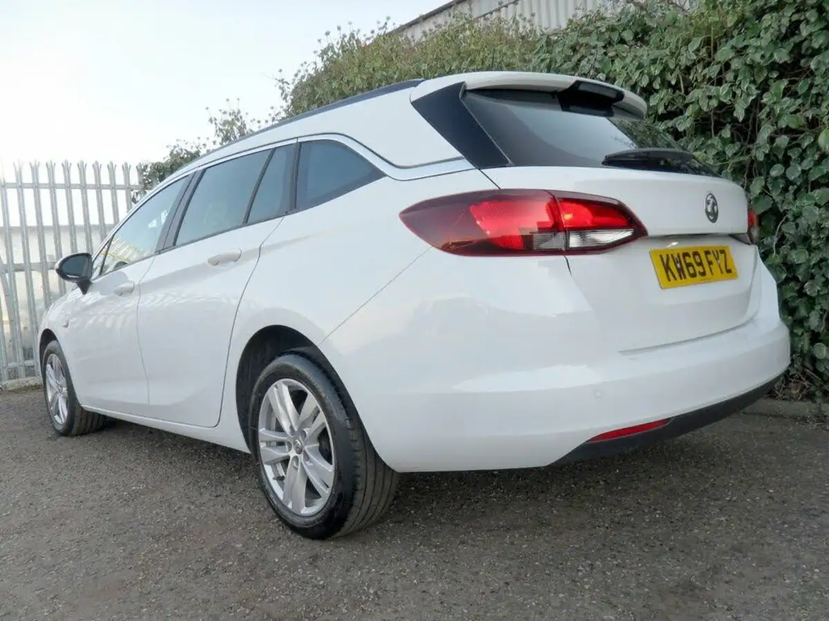 2019-vauxhall-astra-big-14