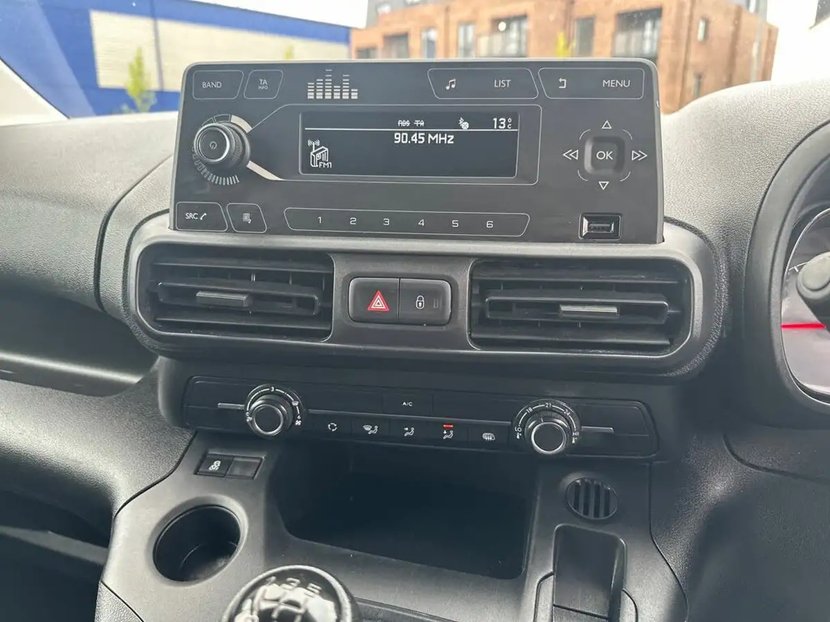 2021-vauxhall-combo-15cdti-dynamic-2300-100pseu6dt-l2h1-panel-big-22