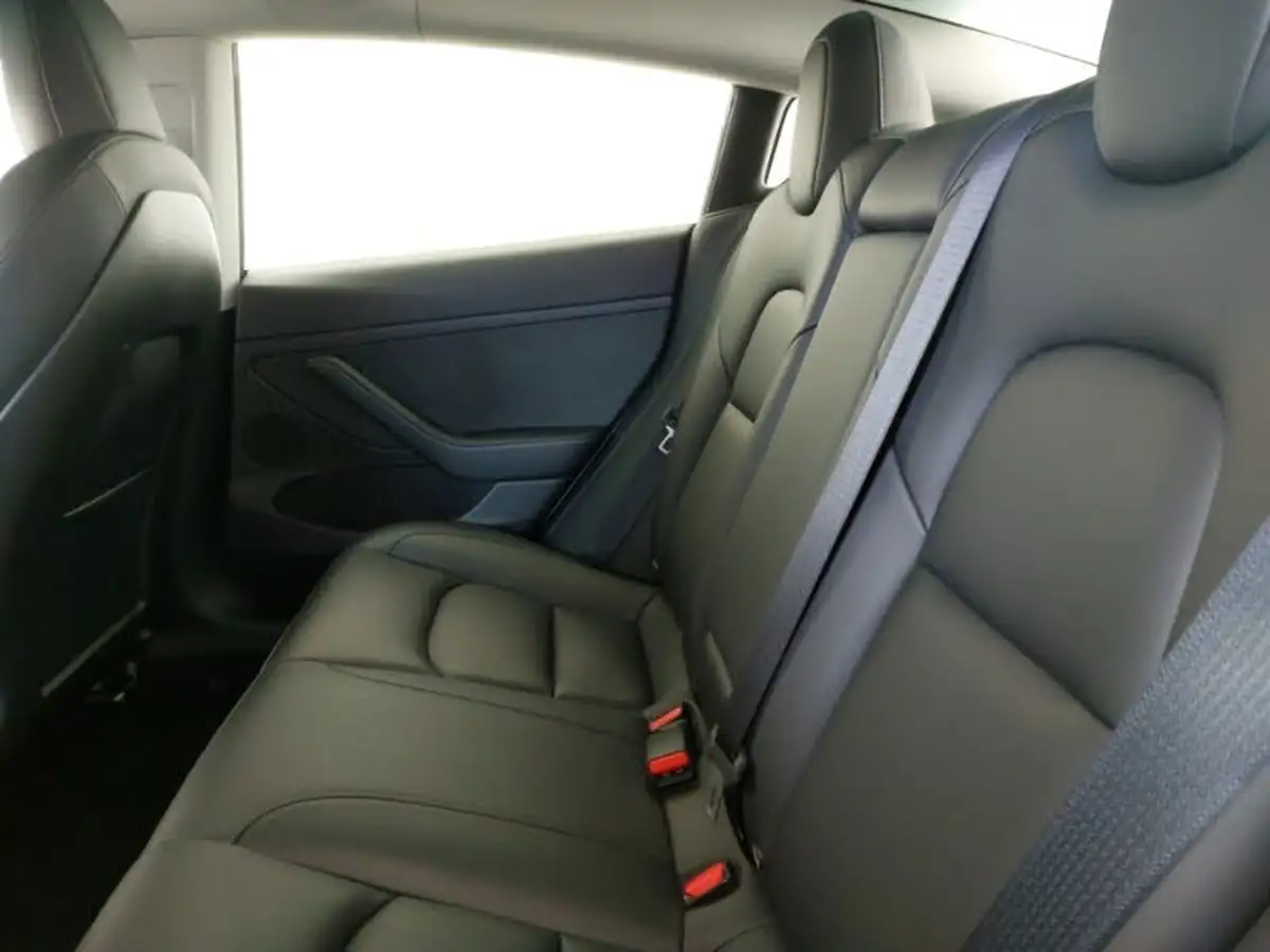 2022-tesla-model-3-e-long-range-big-5