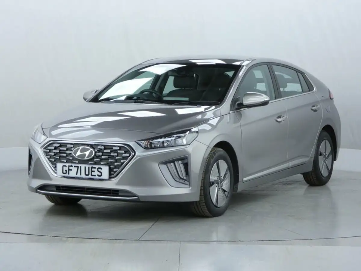 2021-hyundai-ioniq-16-gdi-premium-hybrid-big-3