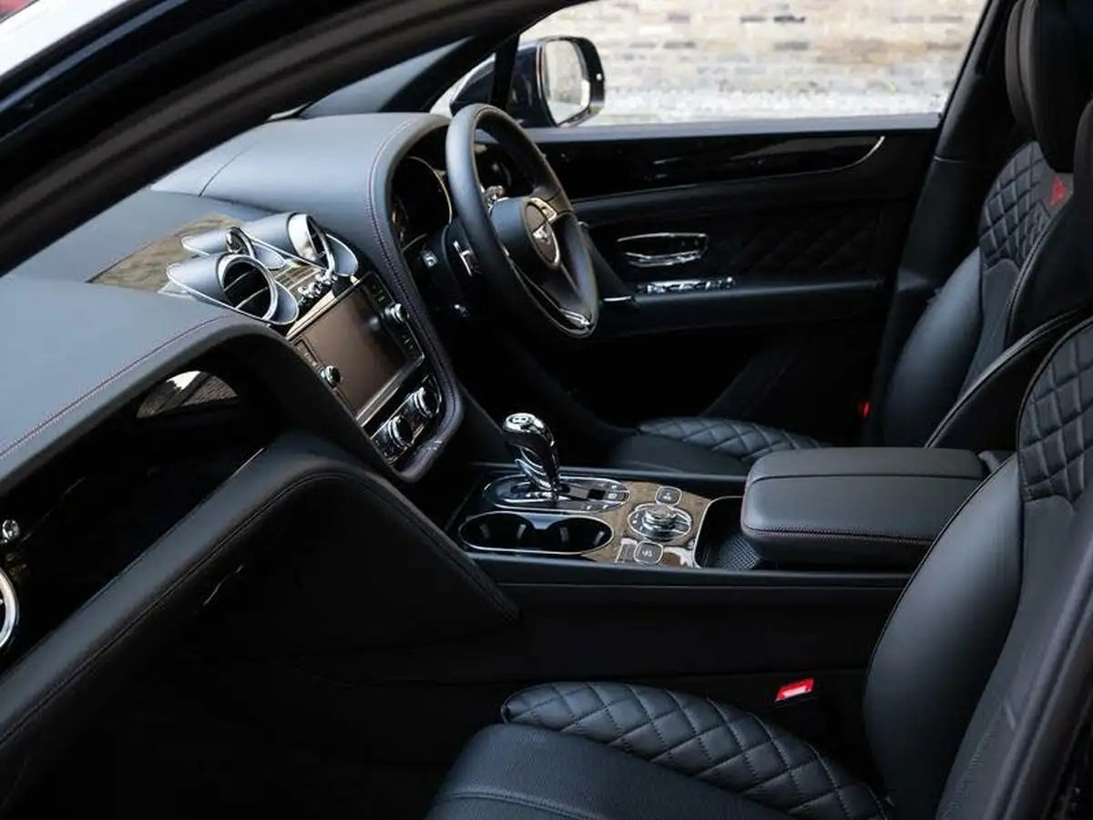 2019-bentley-bentayga-40-v8-big-15
