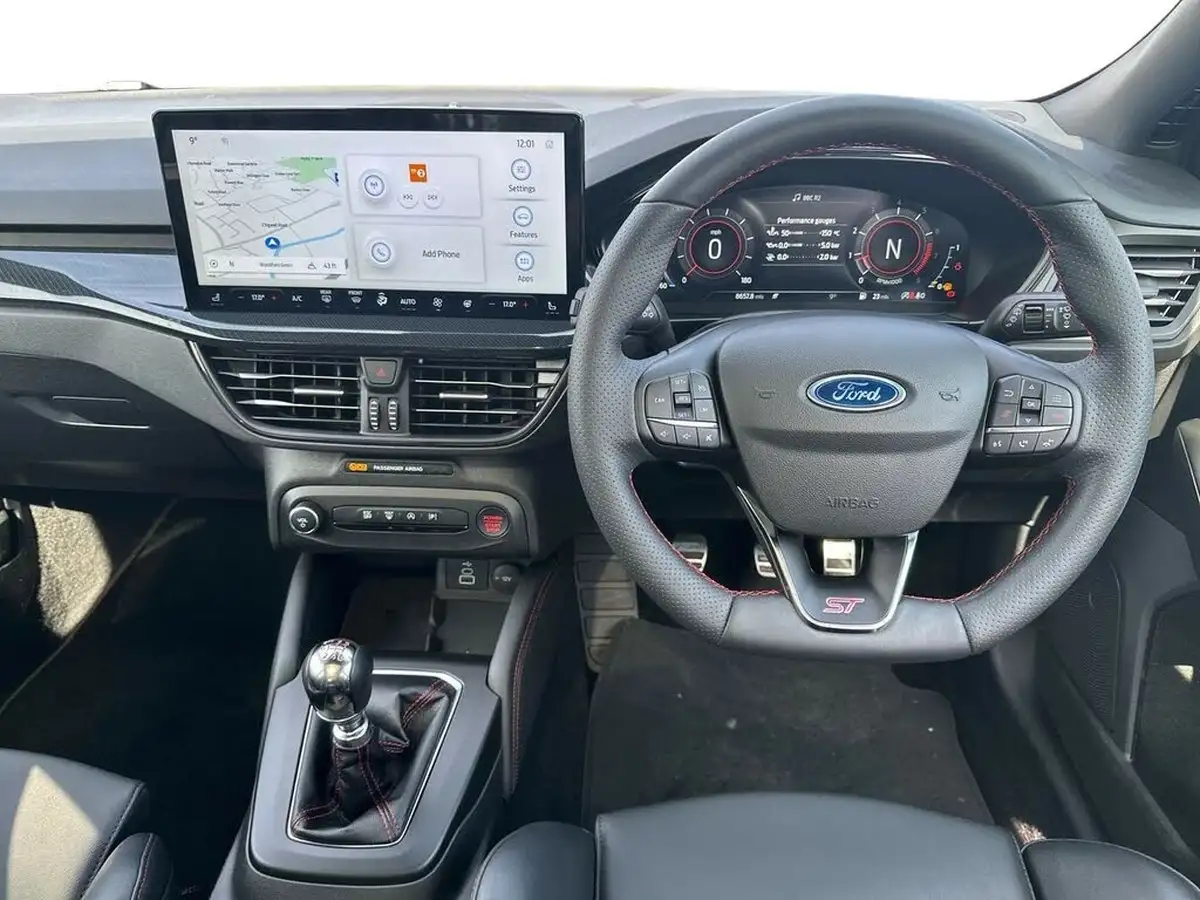2023-ford-focus-23t-st-hatchback-big-15
