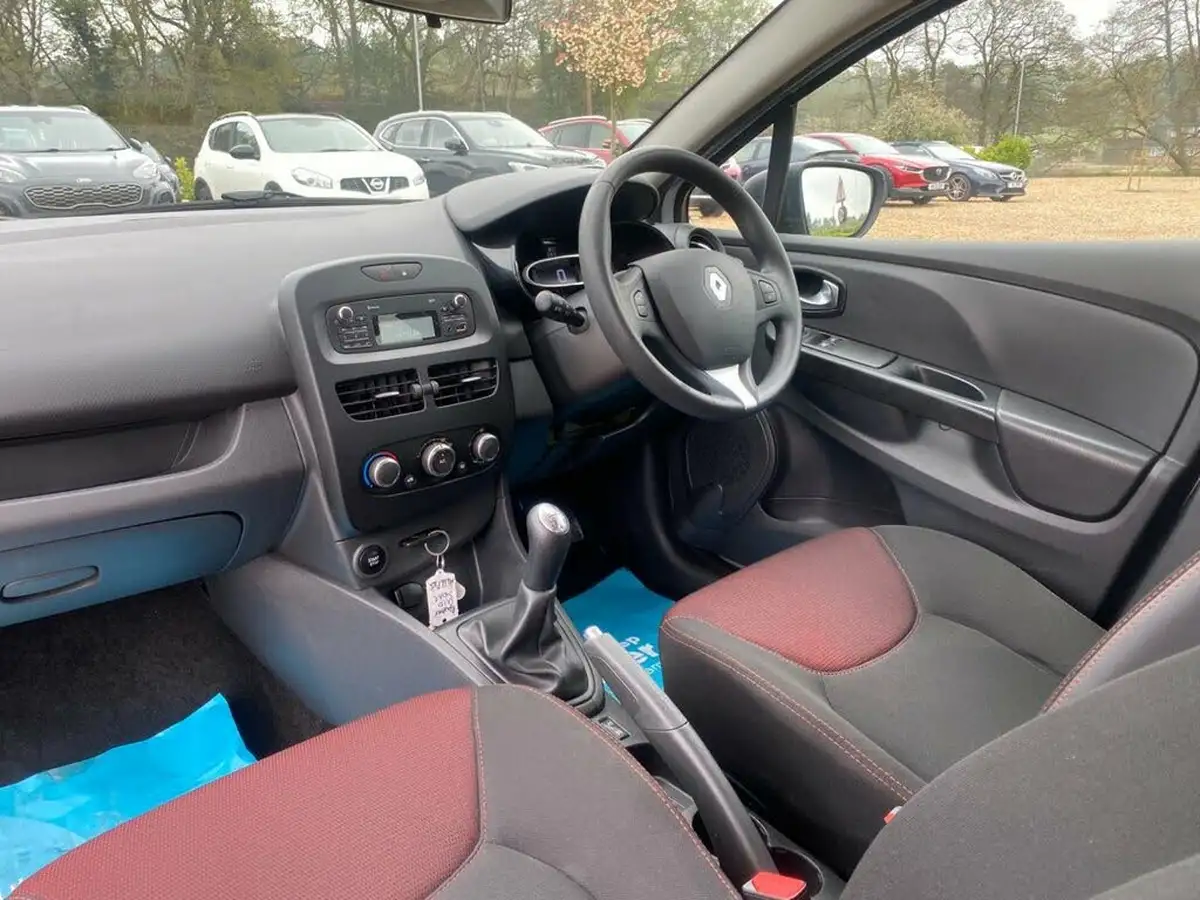 2016-renault-clio-12-play-big-29