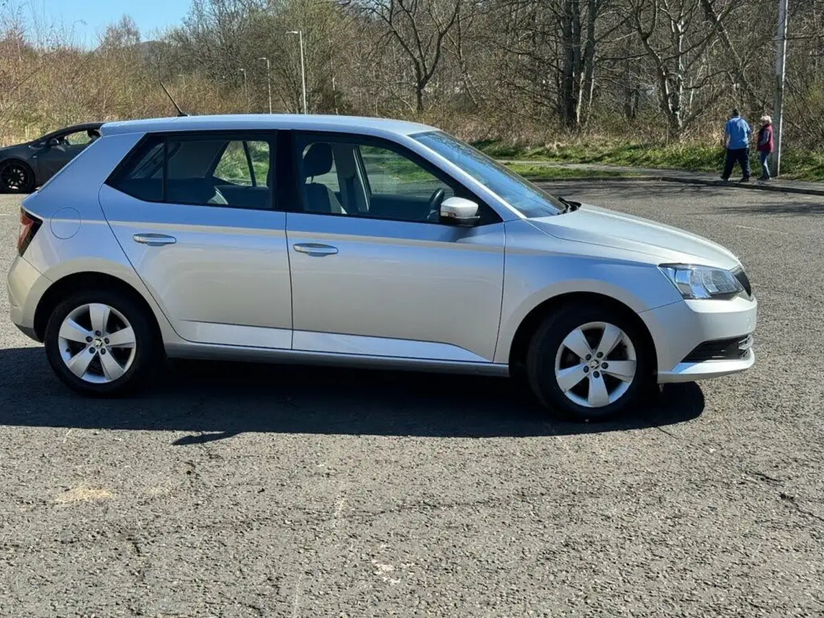 2017-skoda-fabia-12-tsi-se-90ps-hatchback-big-4