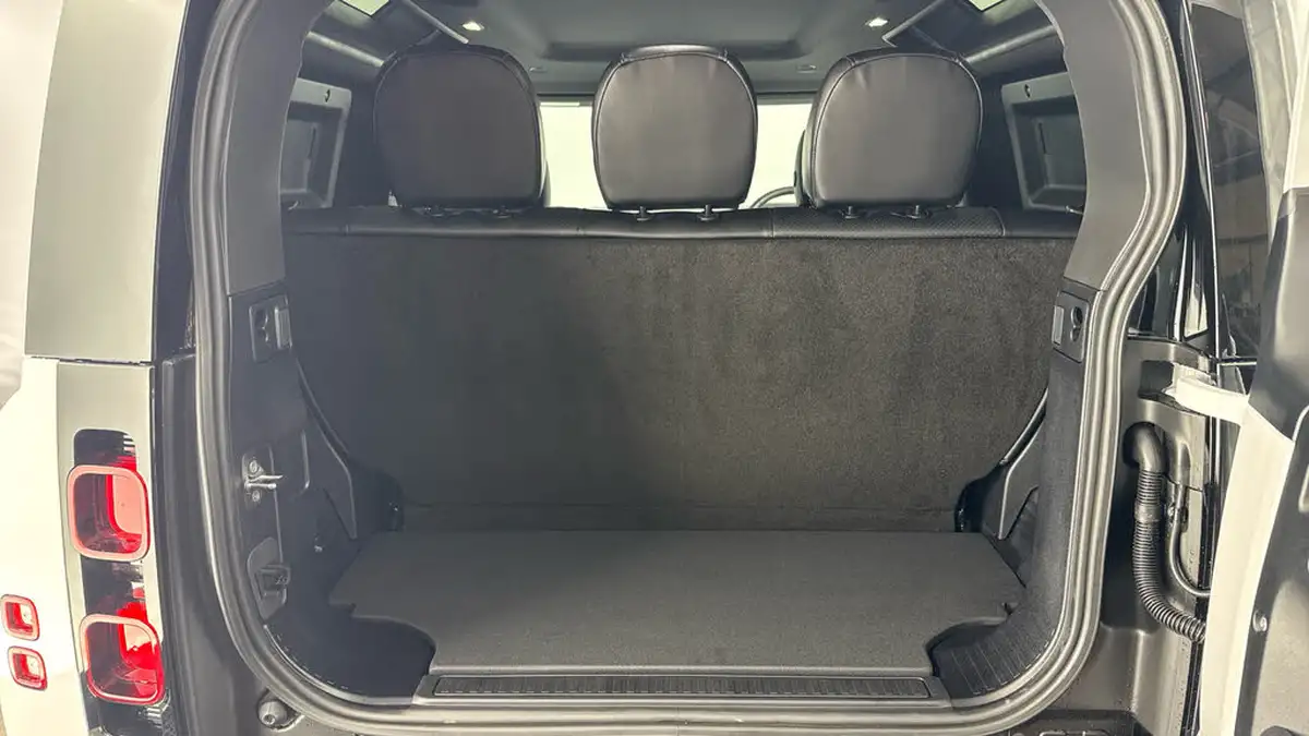 2025-land-rover-90-defender-30-d250-hard-top-s-90-big-14