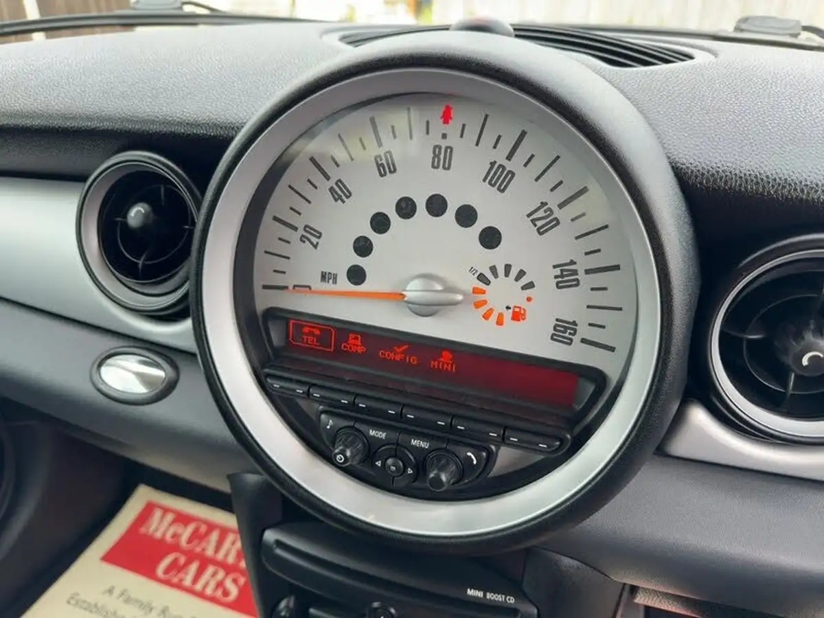 2012-mini-clubman-16-one-auto-big-2