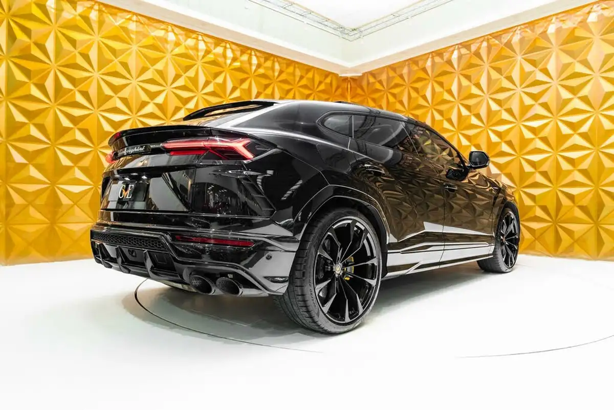 2021-lamborghini-urus-40-no-trim-big-29