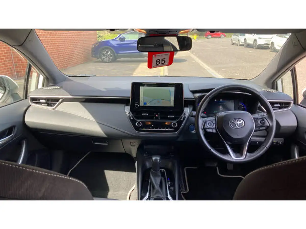 2022-toyota-corolla-18-vvt-i-icon-tech-spare-wheel-touring-sports-5d-big-9