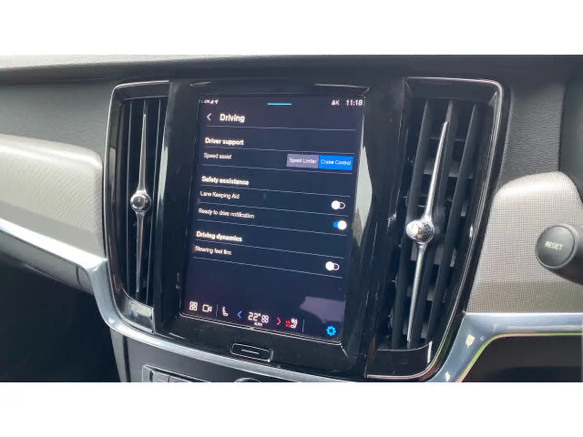 2021-volvo-v90-20td-b4-momentum-big-33