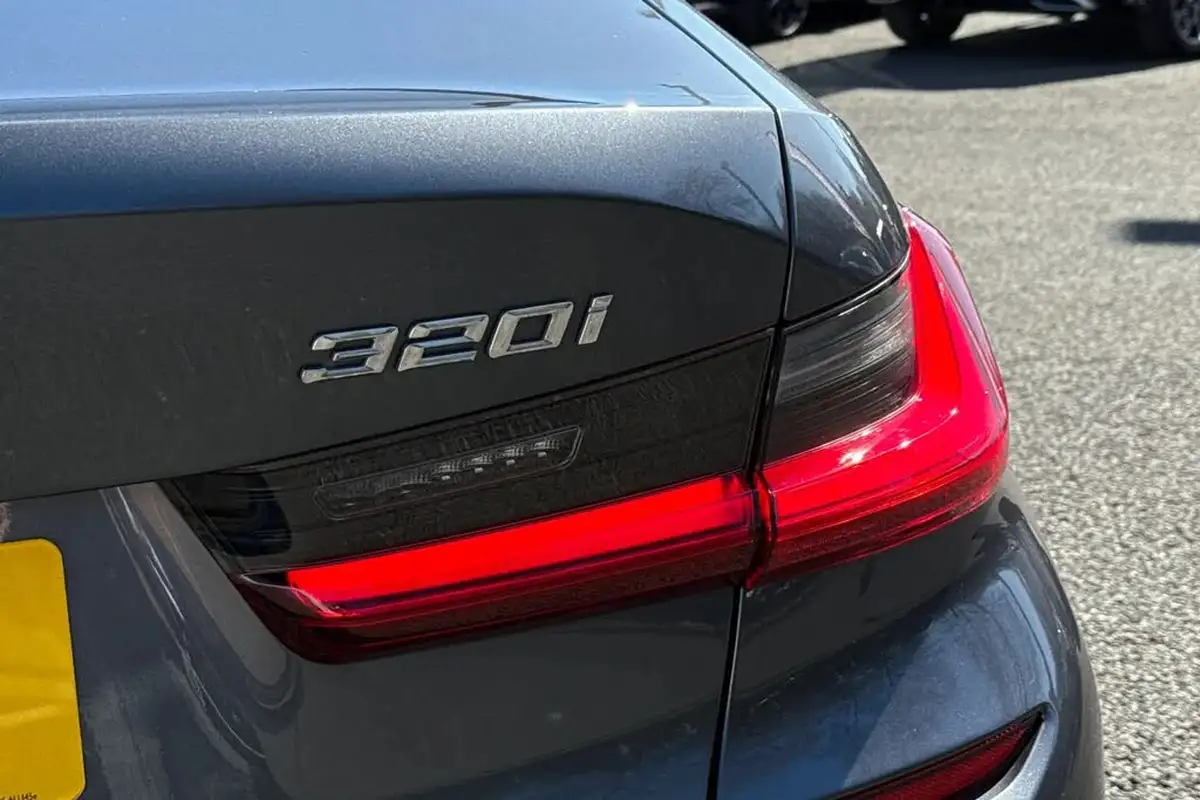 2021-bmw-3-series-20-320i-xdrive-m-sport-big-31