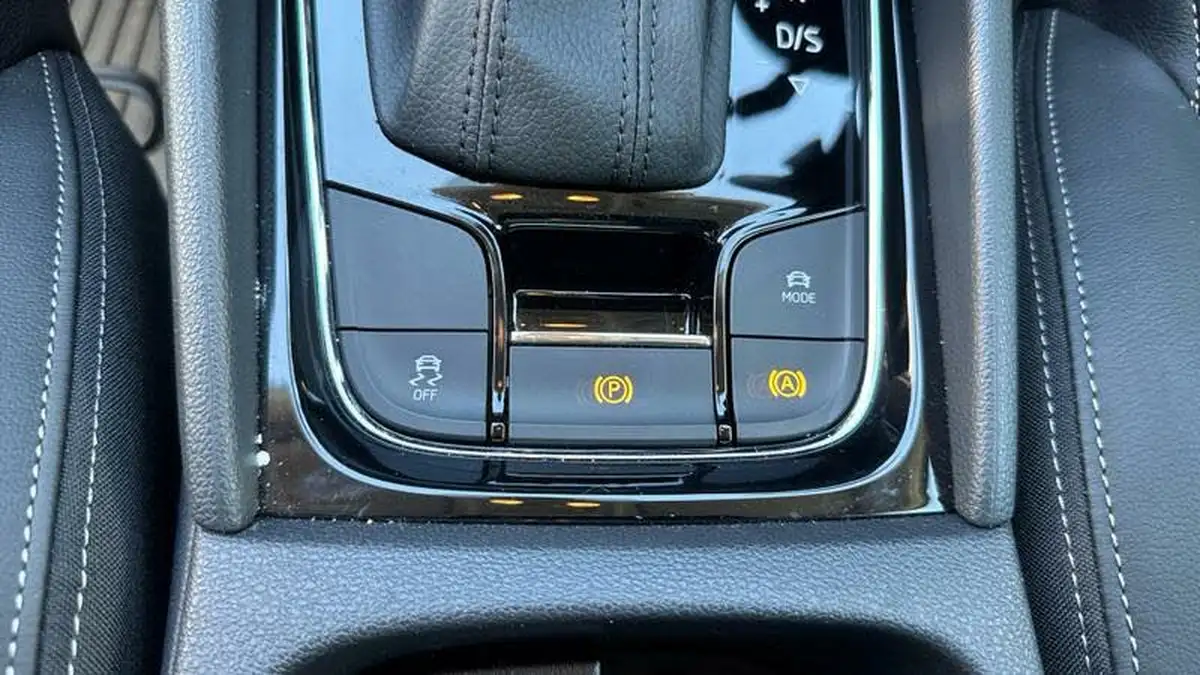 2024-skoda-karoq-15-tsi-se-l-dsg-big-13