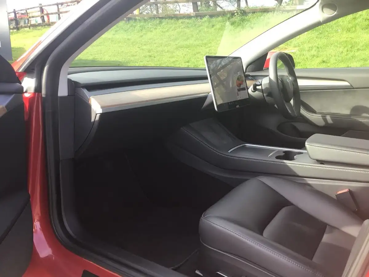 2021-tesla-model-3-e-long-range-awd-big-13
