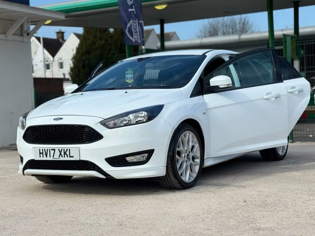 2017-ford-focus-15tdci-st-line-hatchback-big-9