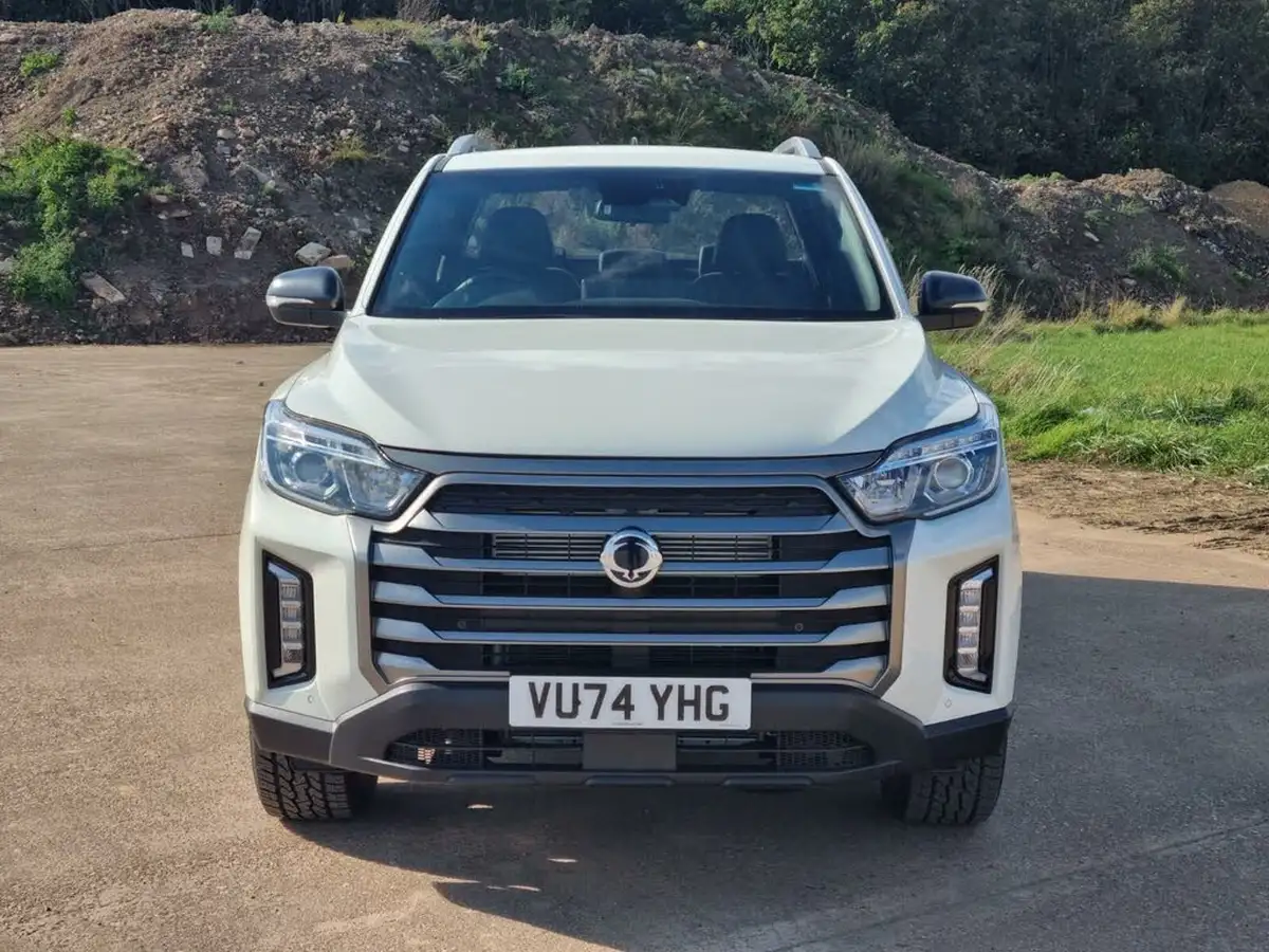 2024-kgm-ssangyong-musso-22td-saracen-big-14