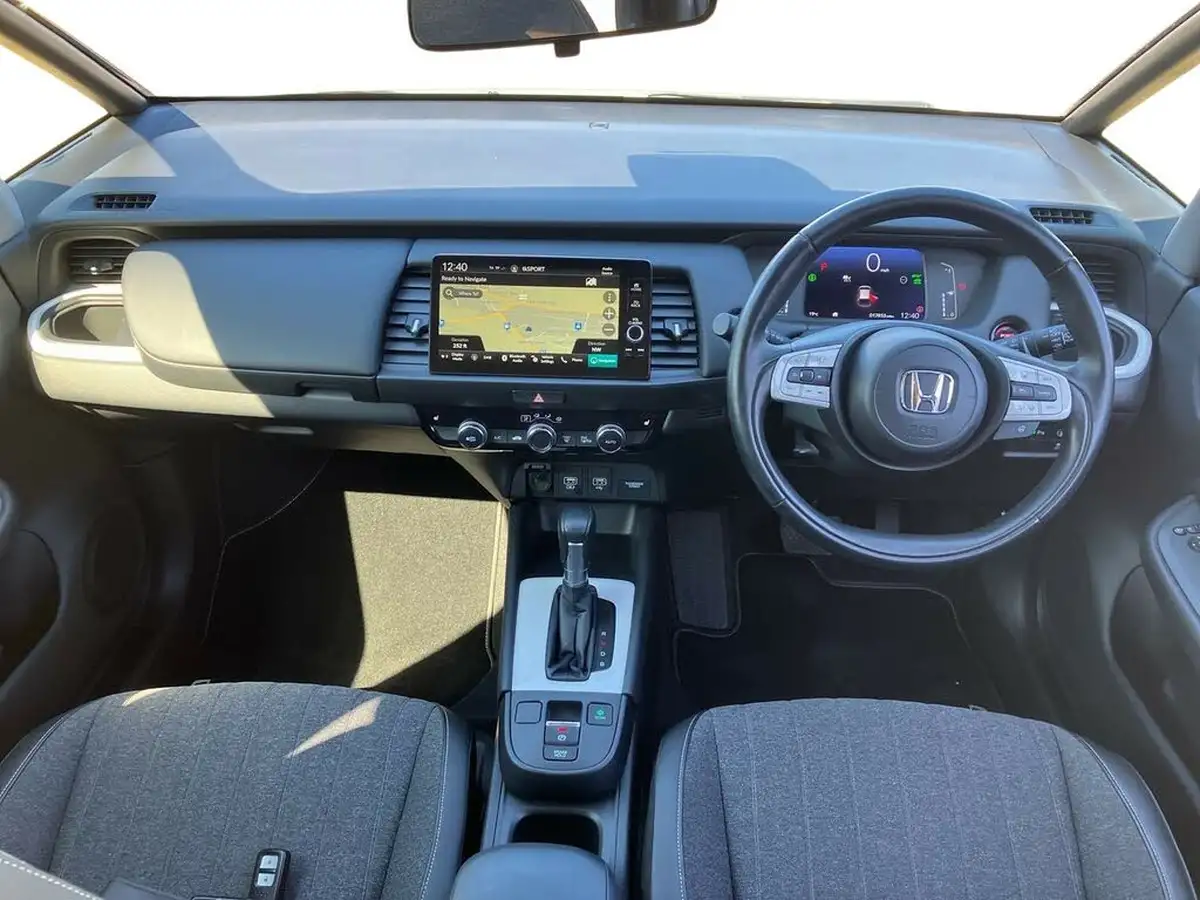 2021-honda-jazz-15-i-mmd-ex-107ps-big-8