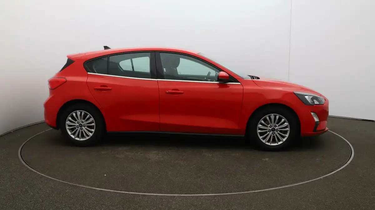 2021-ford-focus-15-titanium-edition-hatchback-big-39