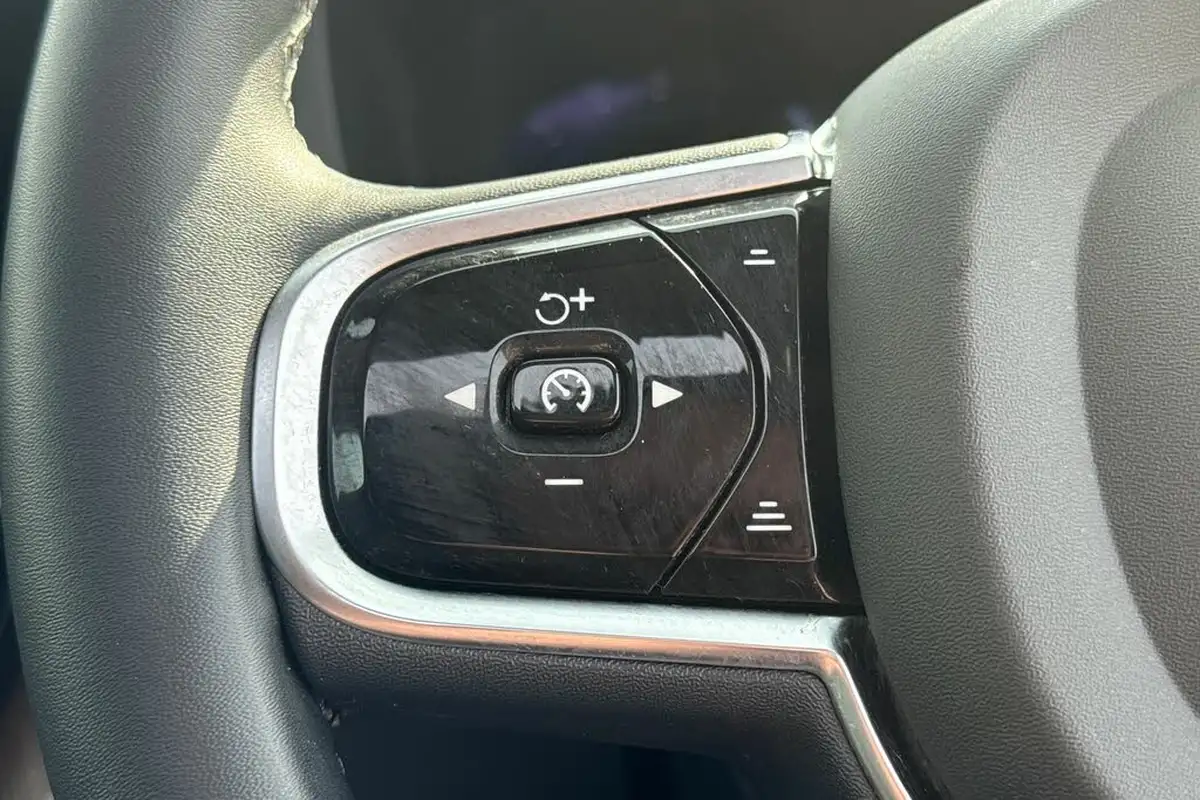 2023-volvo-xc60-20-b5-ultimate-big-10