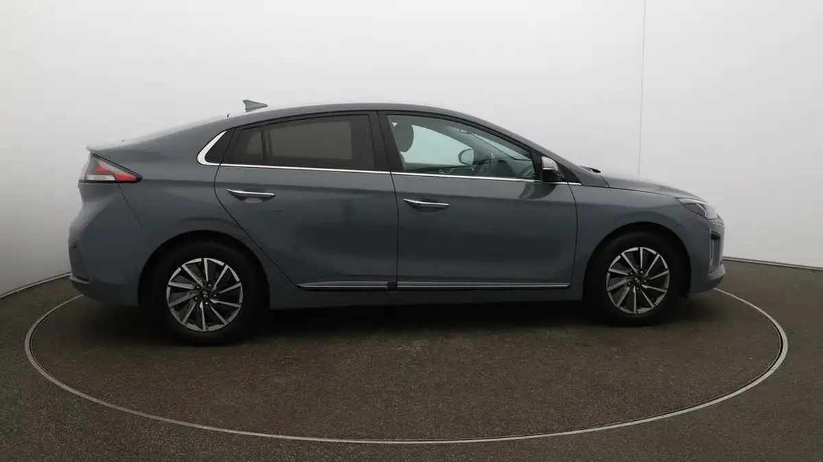 2022-hyundai-ioniq-e-premium-se-electric-big-42