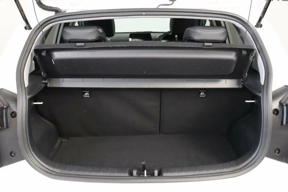2024-kia-picanto-12-gt-line-s-big-21