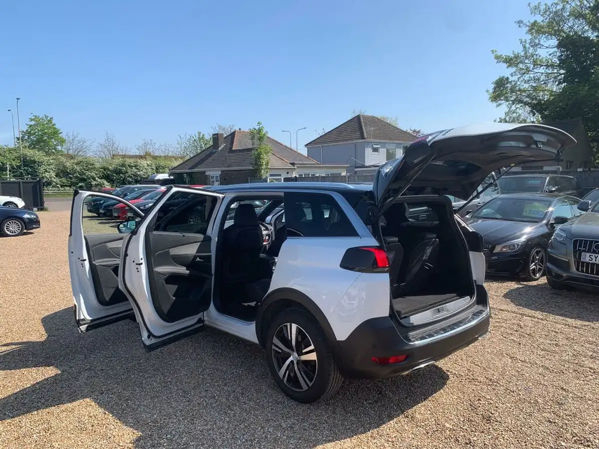 2018-peugeot-5008-suv-16-puretech-gt-line-big-58