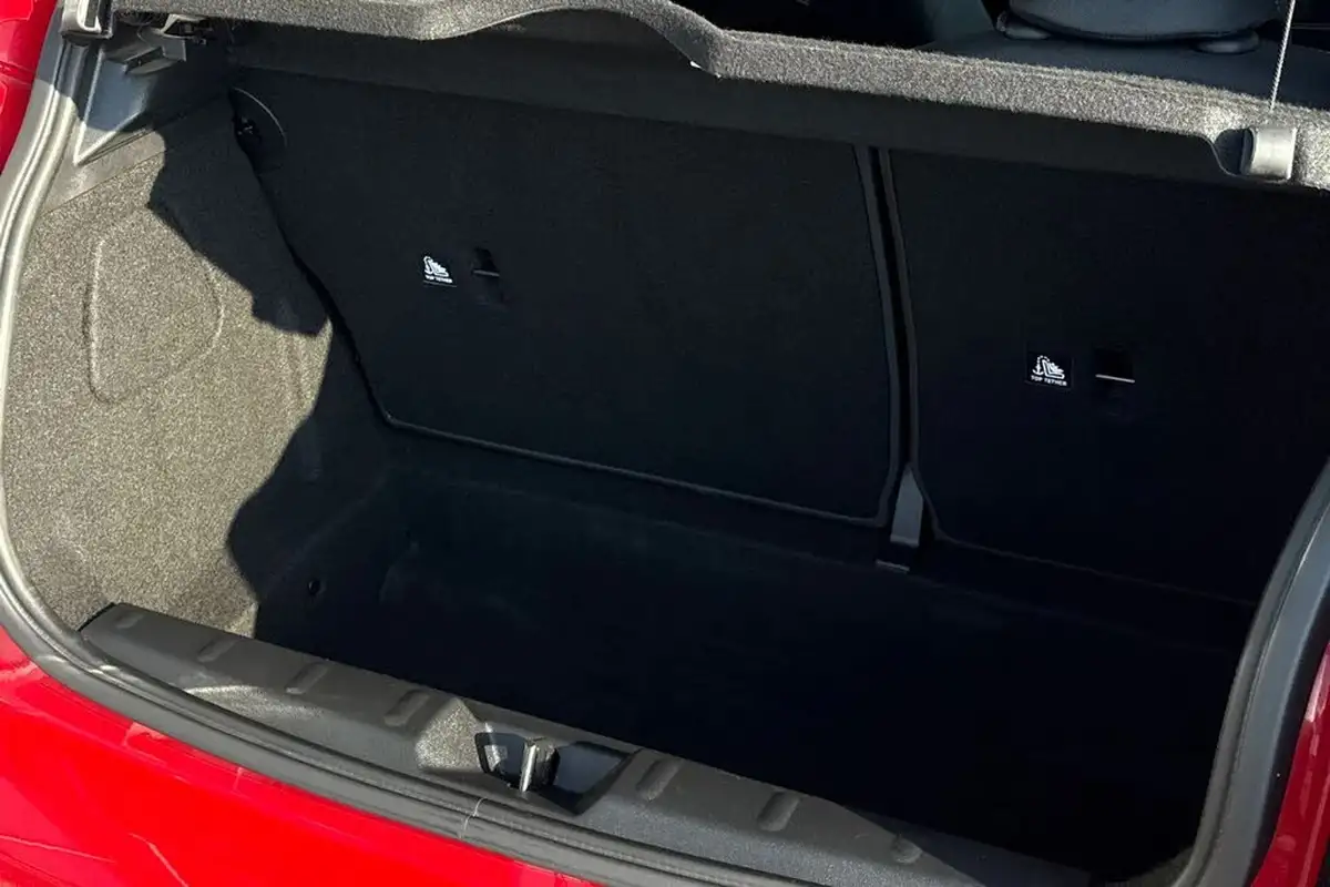 2019-mini-cooper-15-cooper-classic-hatchback-3d-big-38