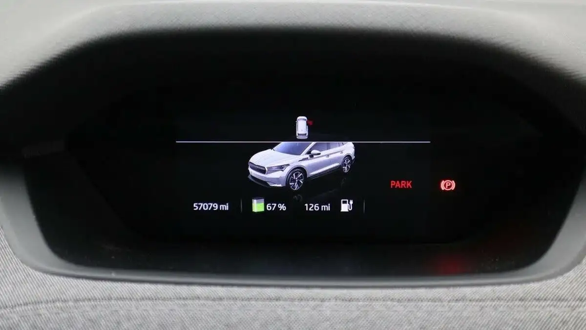 2021-skoda-enyaq-e-60-loft-62-kwh-big-9