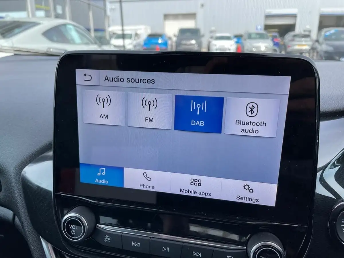 2023-ford-fiesta-10t-active-125ps-hybrid-mhev-big-16