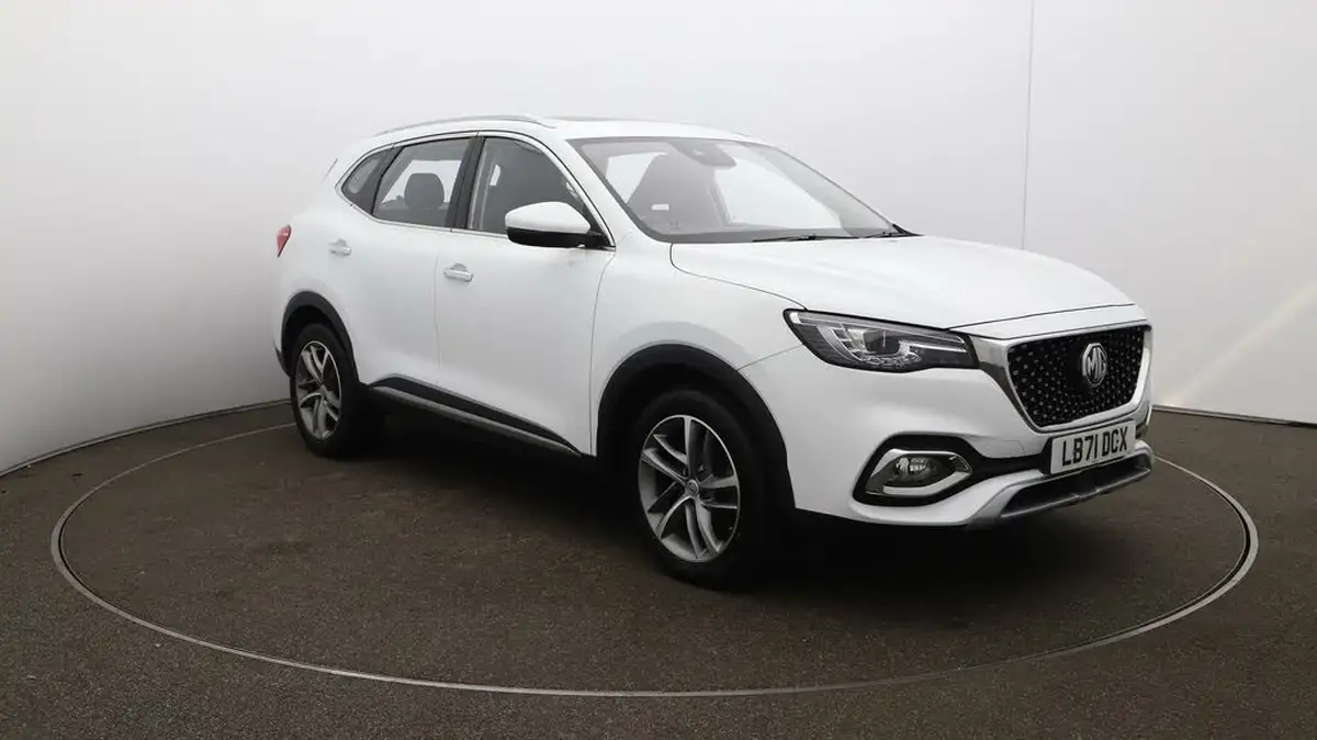 2022-mg-hs-15t-gdi-exclusive-162ps-big-37