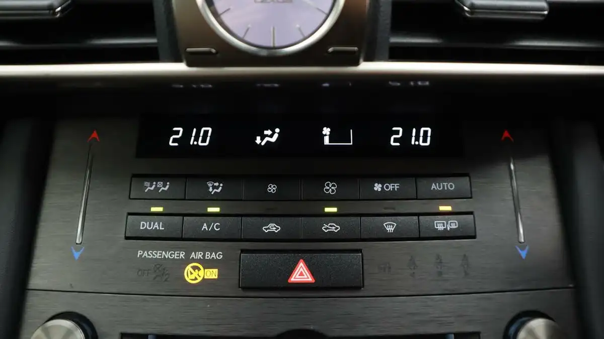 2018-lexus-is-300h-25-executive-edition-lexus-navigation-big-12
