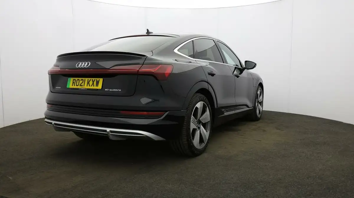 2021-audi-e-tron-50e-s-line-sportback-big-52