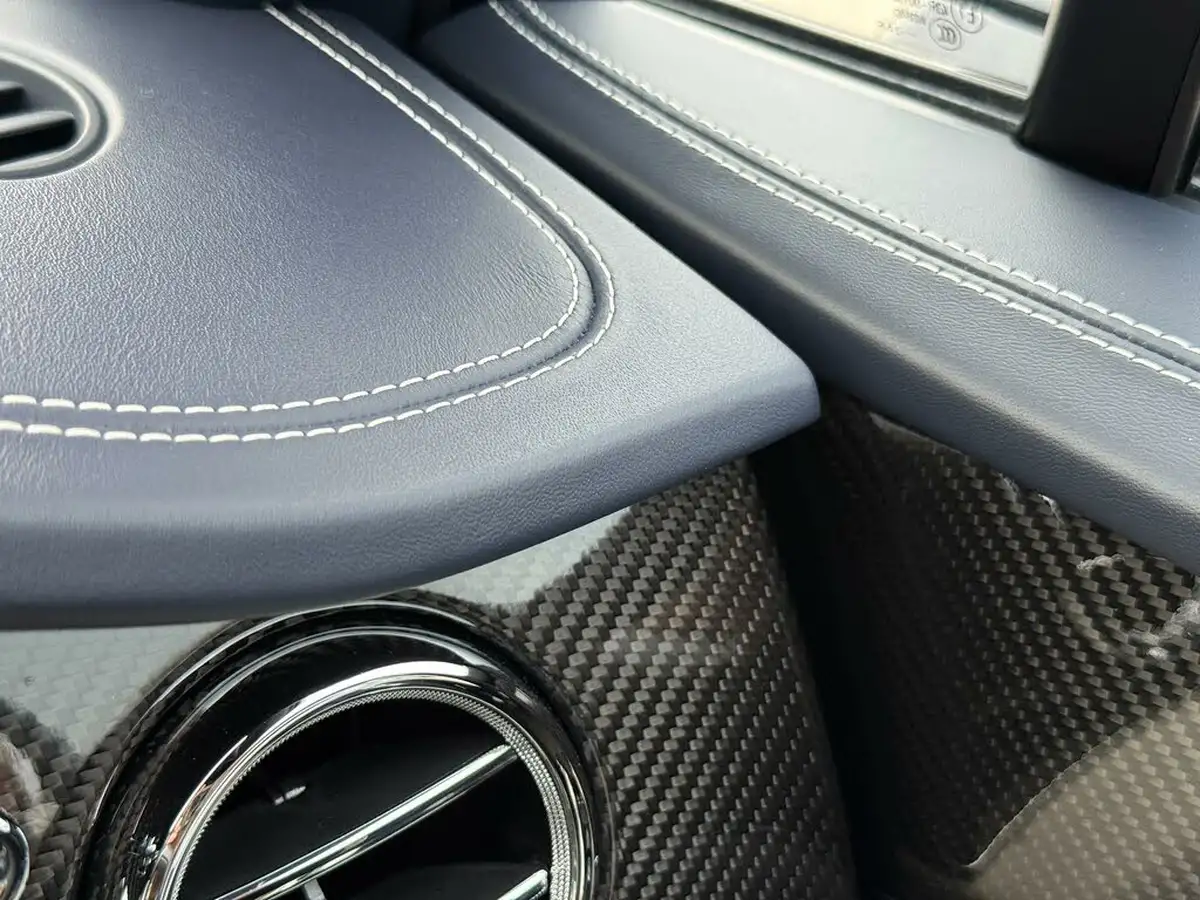 2022-bentley-bentayga-40-v8-big-41
