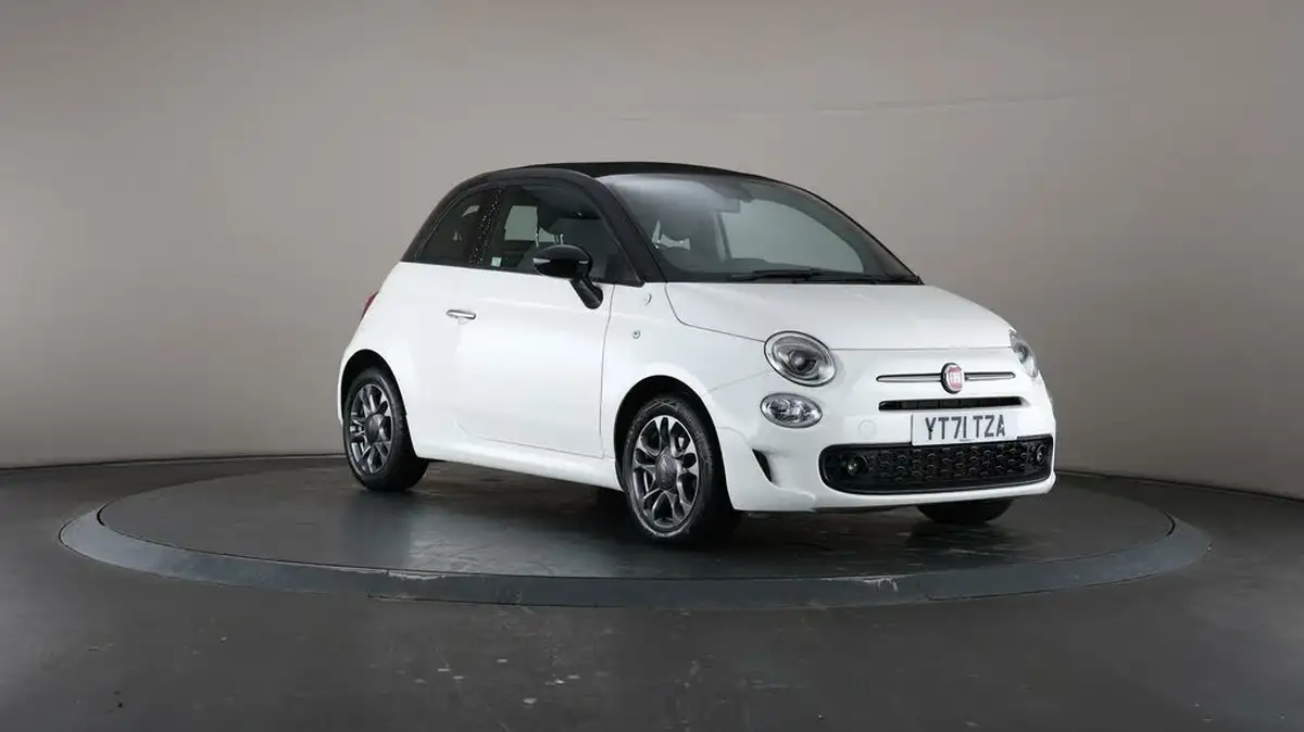 2021-fiat-500c-10-hey-google-big-43