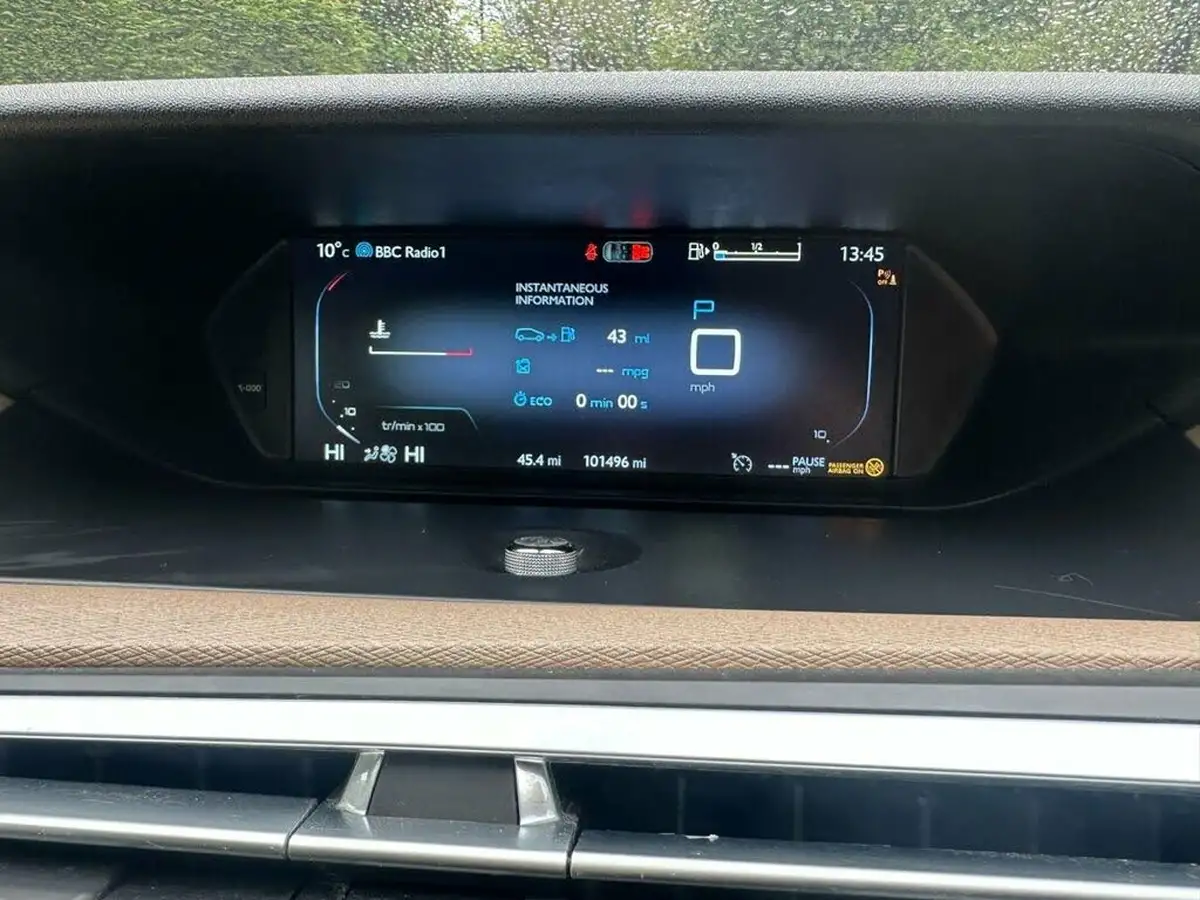 2015-citroen-grand-c4-picasso-20hdi-exclusive-eat6-auto-big-23