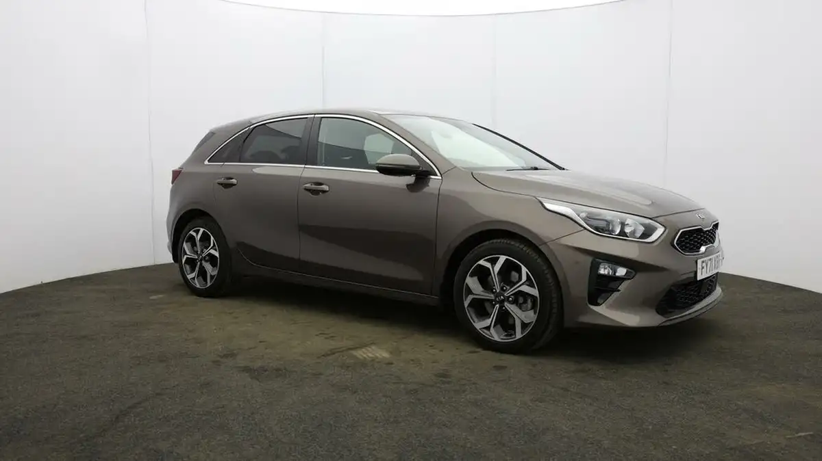2021-kia-ceed-15-t-gdi-3-hatchback-big-40