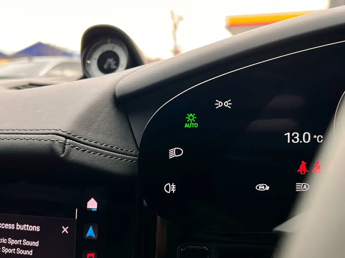2021-porsche-taycan-e-turbo-s-cross-turismo-big-49
