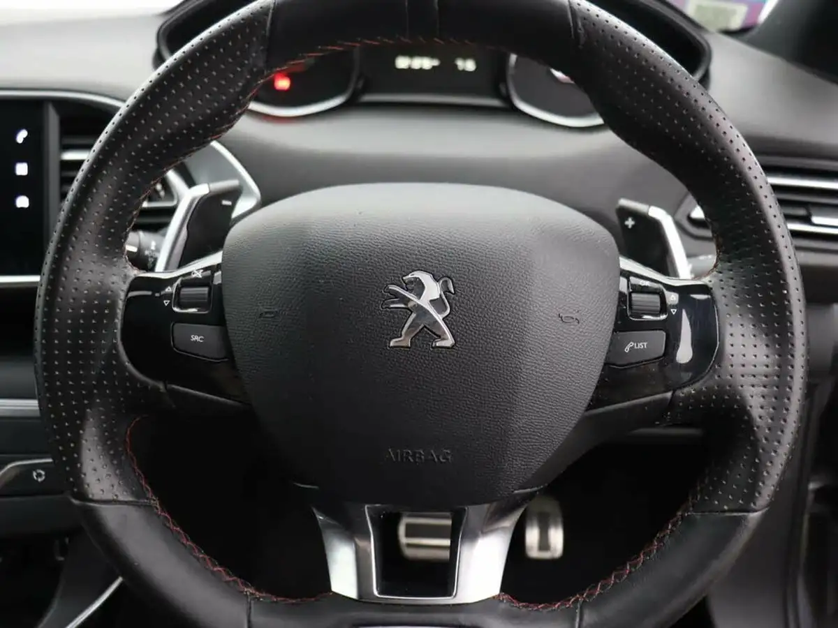 2020-peugeot-308-12-puretech-gt-eat8-big-23