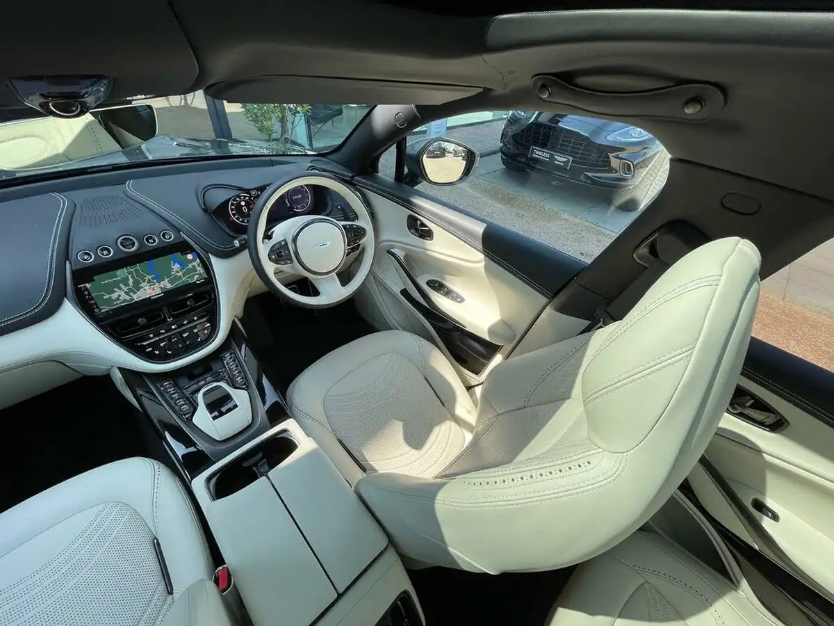 2024-aston-martin-dbx-40-v8-big-36