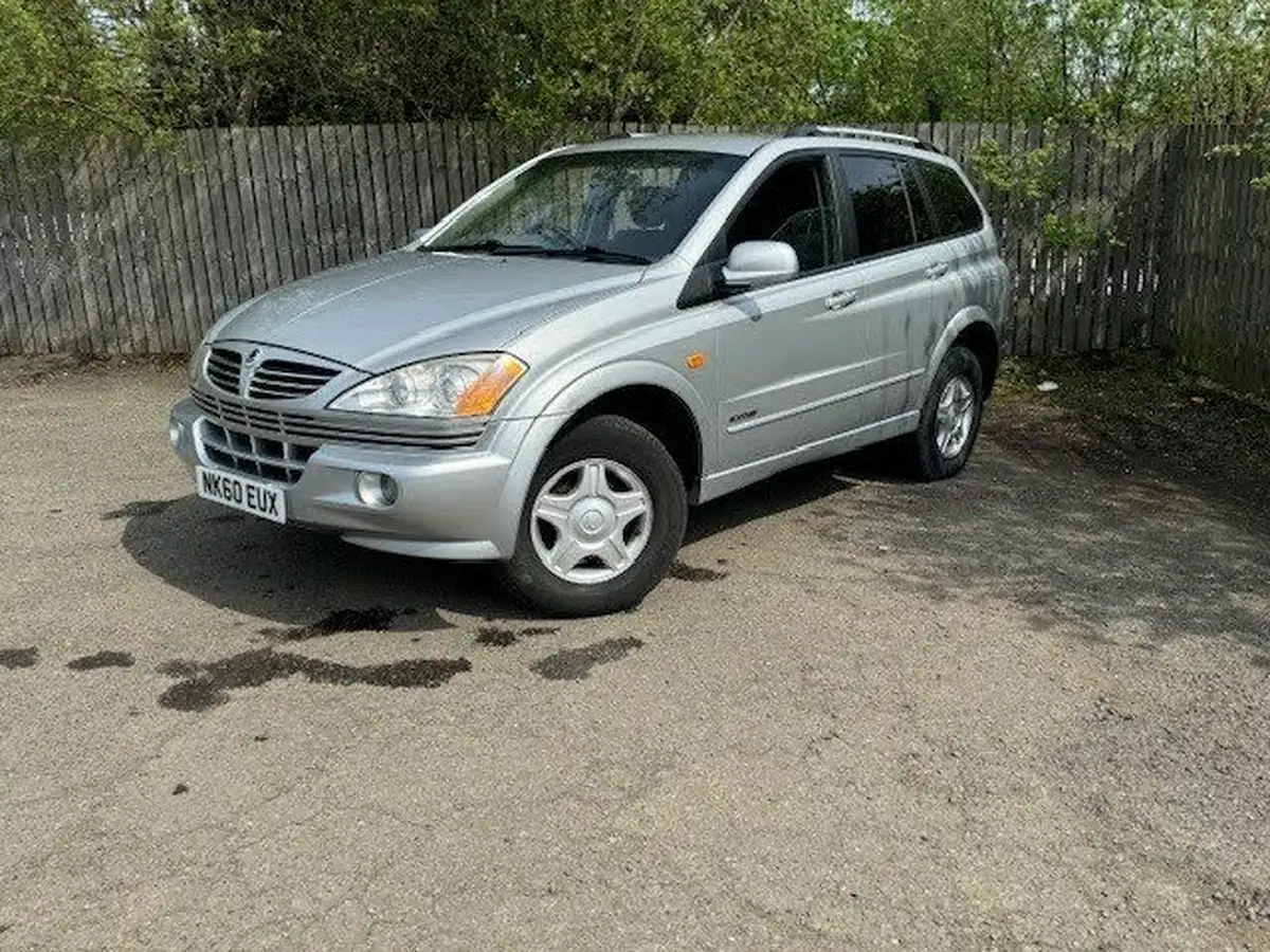 2010-ssangyong-kyron-big-8