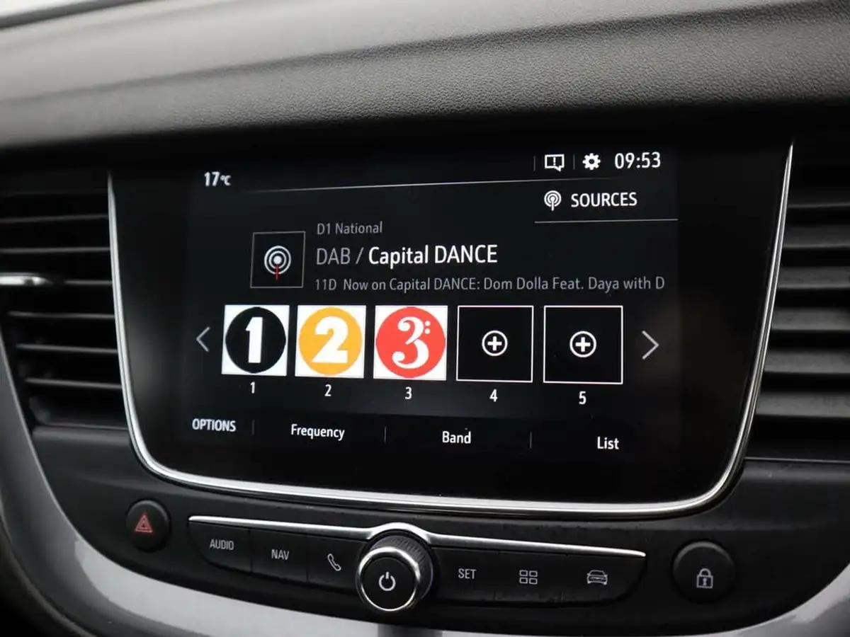2021-vauxhall-grandland-x-15td-sri-nav-big-11