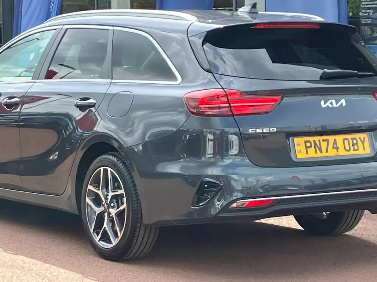 2024-kia-ceed-15-t-gdi-3-sportswagon-dct-big-27