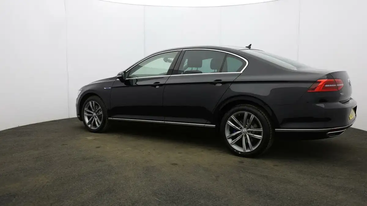 2018-volkswagen-passat-14-tsi-gte-saloon-4d-big-58