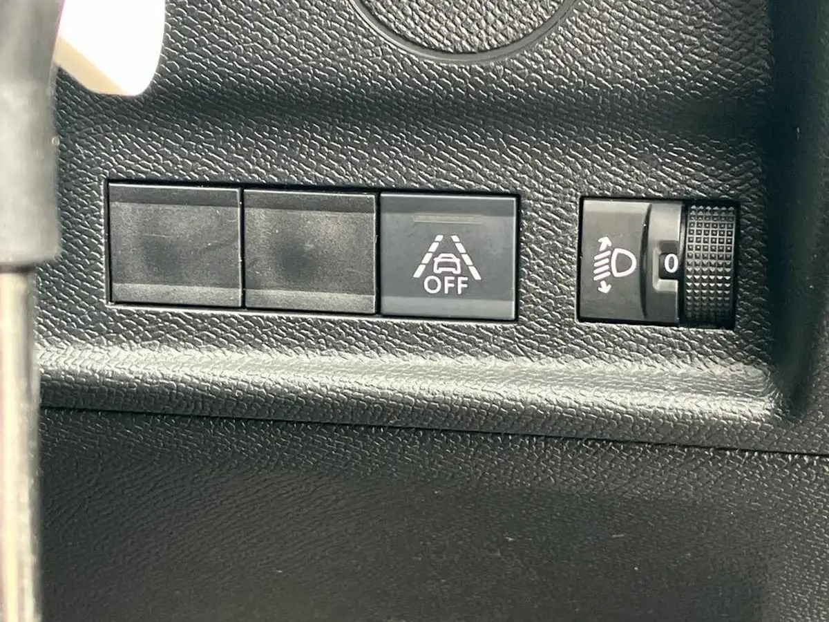 2022-citroen-c4-12-puretech-sense-big-33
