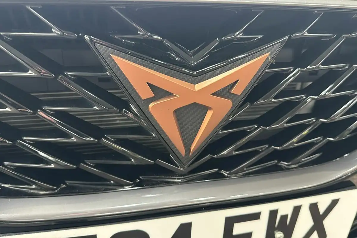 2024-cupra-formentor-14-e-hybrid-v2-big-22