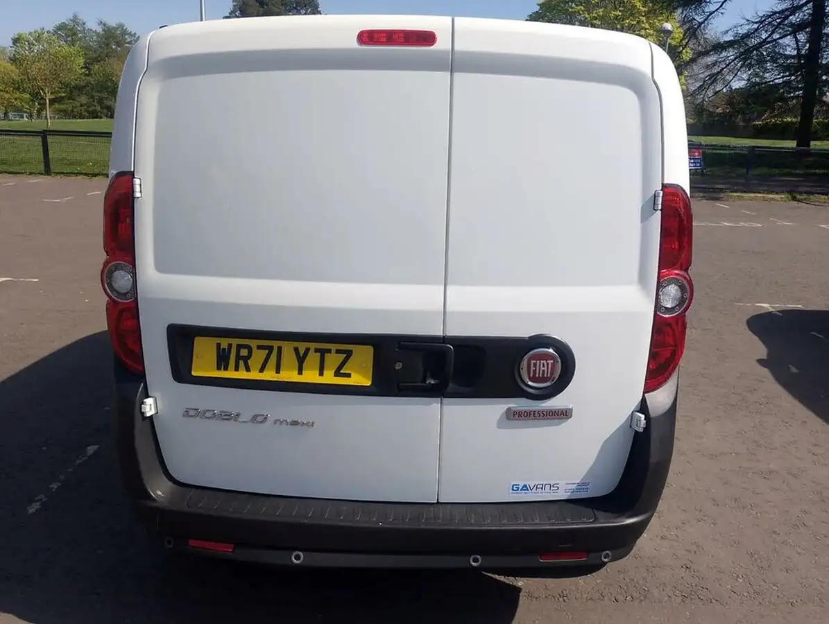 2021-fiat-doblo-cargo-16td-l2h1-maxi-tecnico-105bhpeu6dt-panel-van-big-5