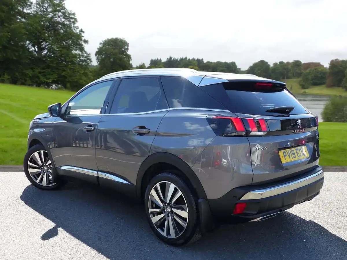 2019-peugeot-3008-suv-12-puretech-gt-line-big-1