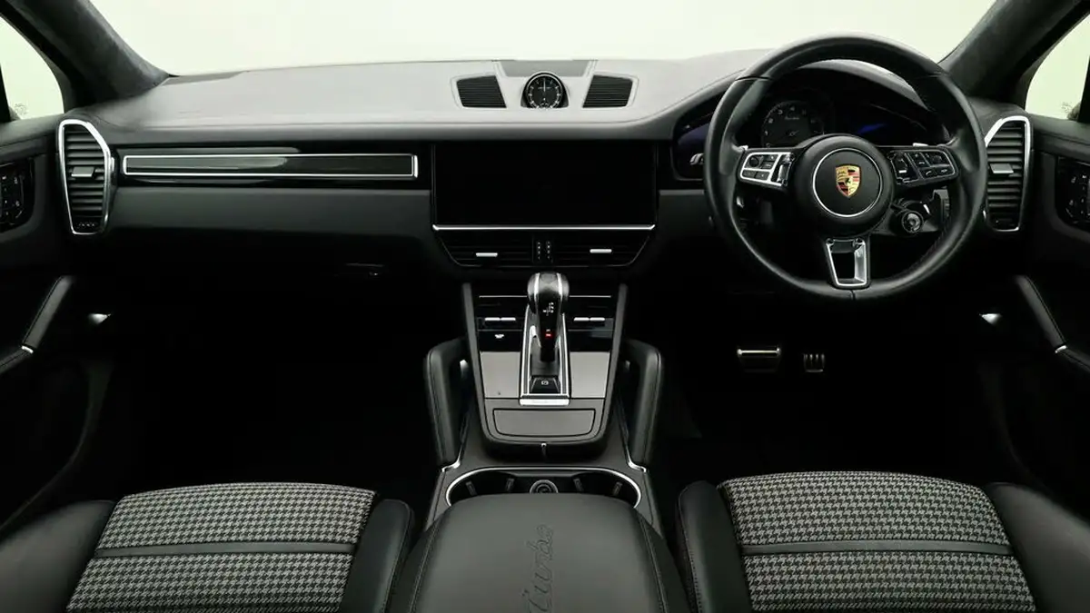 2022-porsche-cayenne-40-v8-turbo-coupe-big-47