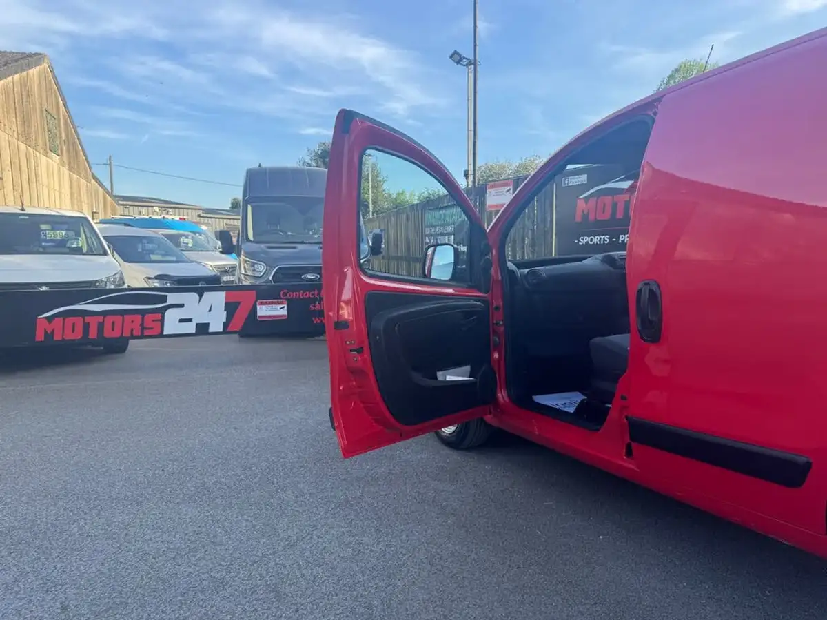 2011-peugeot-bipper-14td-s-class-ii-panel-big-13